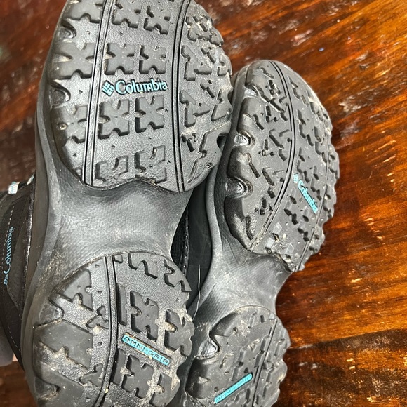 Size 5 Columbia boys rope tow boots. Blue/black - Picture 4 of 6